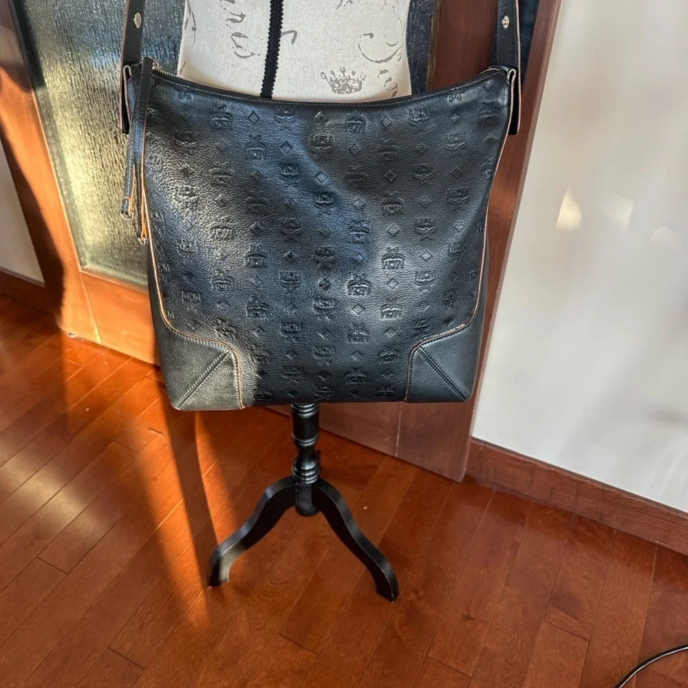 Authentic MCM Large Klara Monogram Leather Hobo shoulder bag/crossbody black.